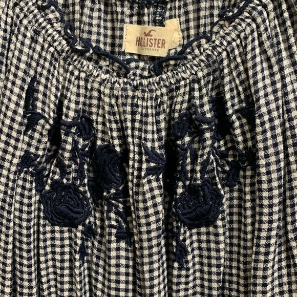 HOLLISTER SHIRT SZ Small Gingham pattern Navy/white embroidered florals - Picture 6 of 6
